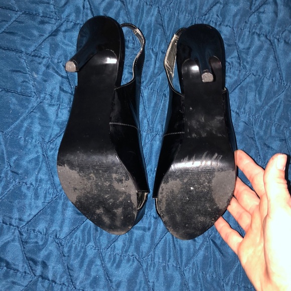 Shoes - Picture 4 of 4